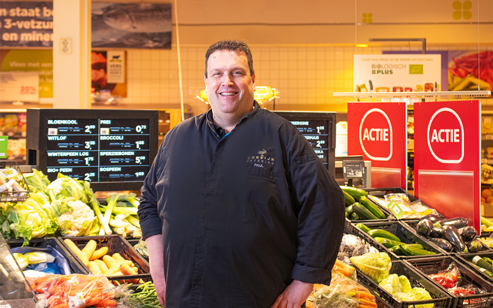 Afbeelding van verhaal Supermarktondernemer en klanten blij met seizoensmedewerkers